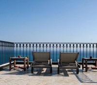 Terrace Lounge